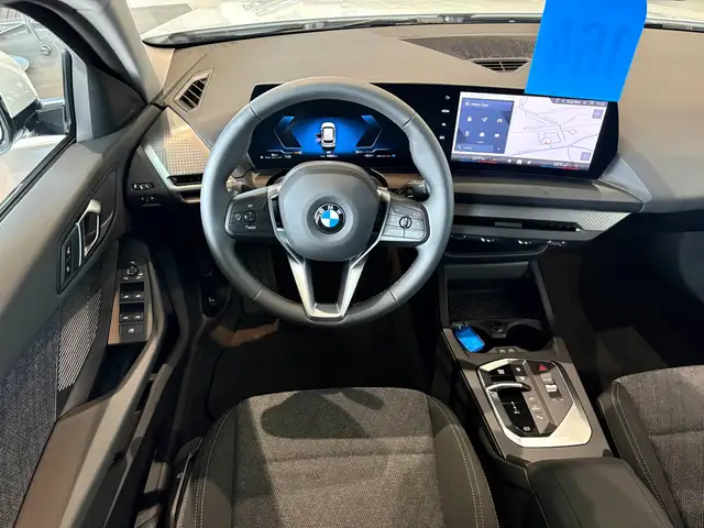 BMW 1 Series view 14