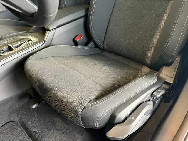 BMW 1 Series view 11