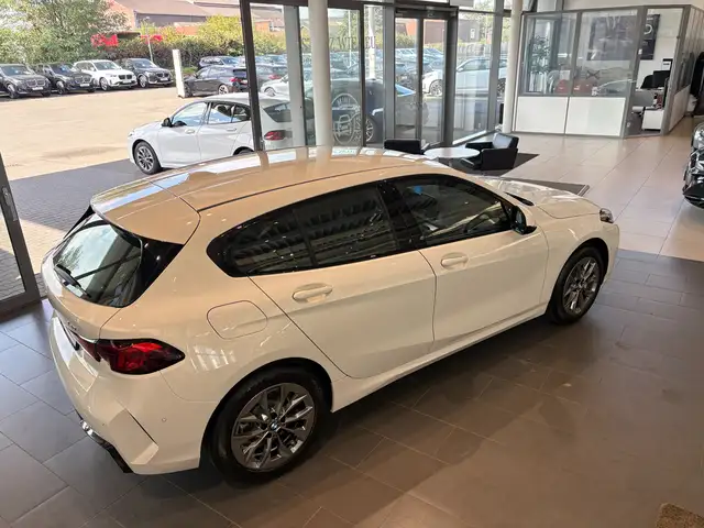 BMW 1 Series view 7