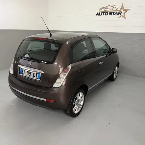 Lancia Ypsilon view 4