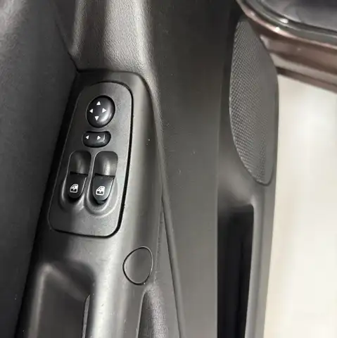 Lancia Ypsilon view 11