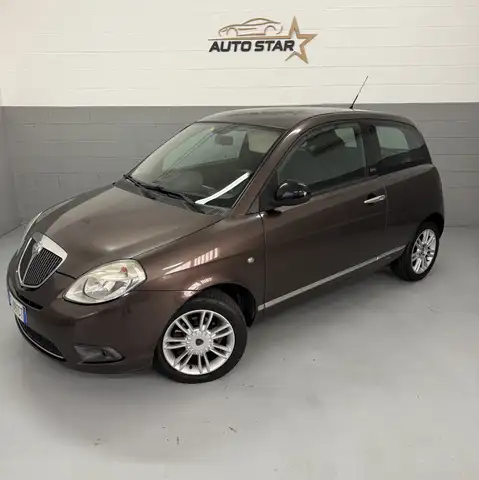 Lancia Ypsilon view 2