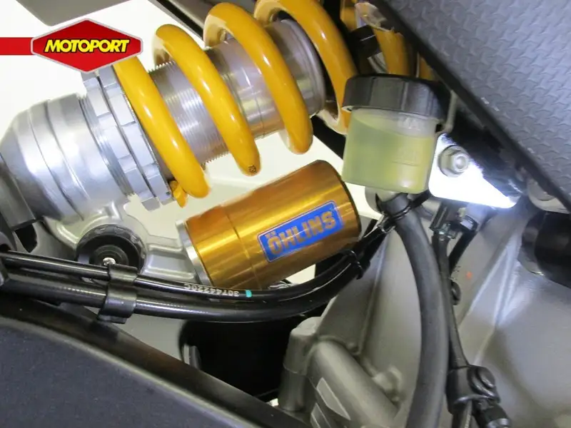 Aprilia Tuono - foto 8