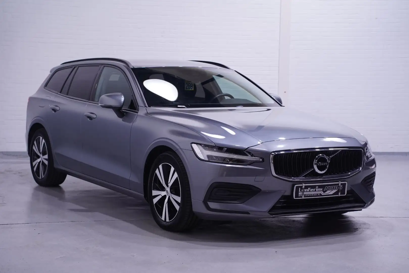 Volvo V60 2.0 D B4 Momentum Stuur- en stoelverwarming Camera Gris - 2