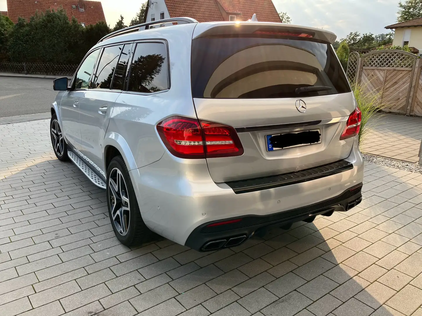 Mercedes-Benz GLS 400 4Matic 9G-TRONIC AMG Line Silver - 2