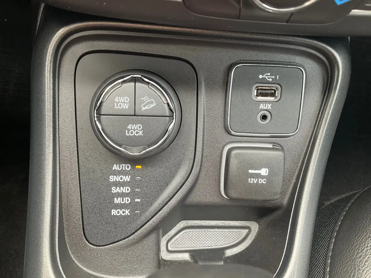 Jeep Compass photo Jeep Compass
