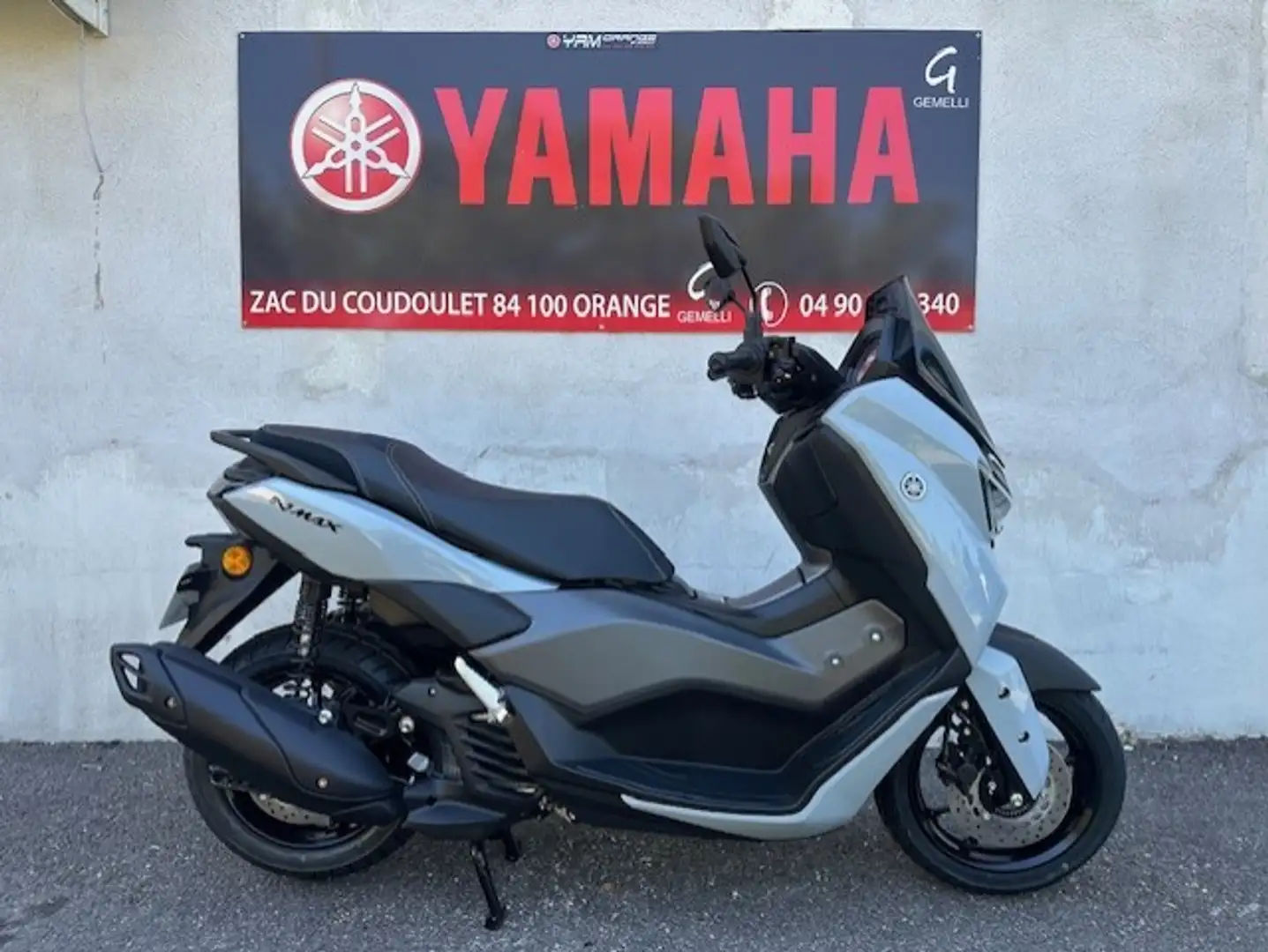 Yamaha NMAX Gris - 1