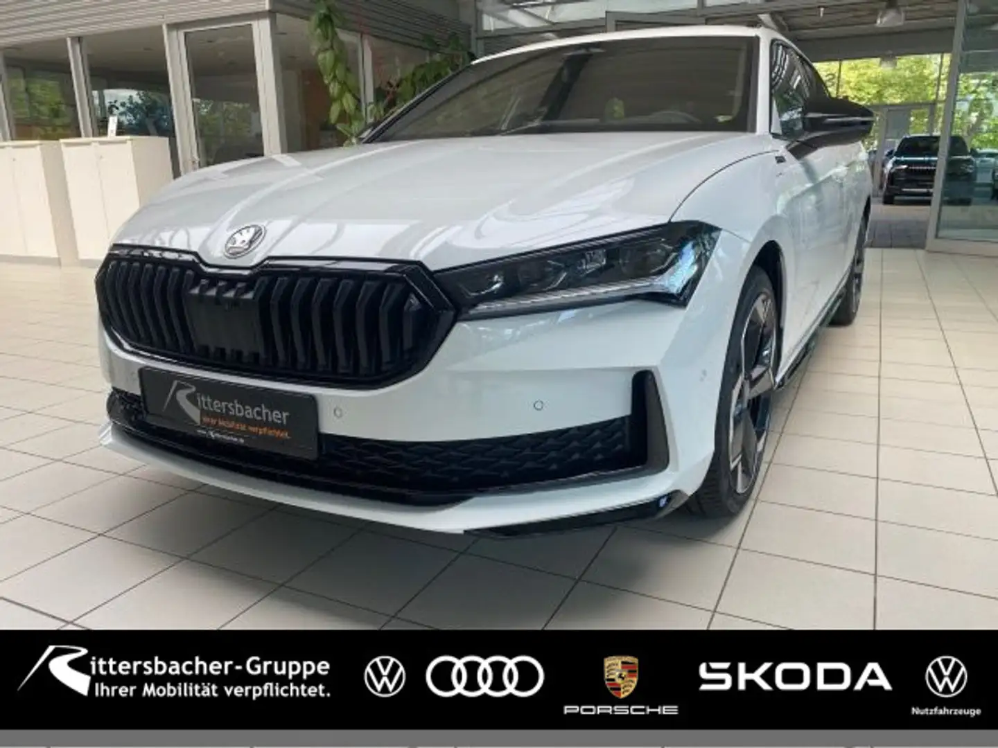 Skoda Superb Combi Sportline 1,5 TSI iV 150 kW 6-Gang- Weiß - 1
