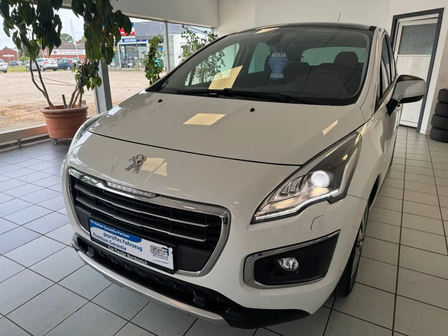 Peugeot 3008 Style **Xenon+Glasdach+PDC+Tempomat** Blanc - 1