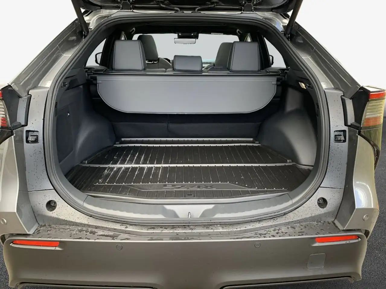 Toyota bZ4X AWD Lounge 252 kW, 5-türig (Strom) 9
