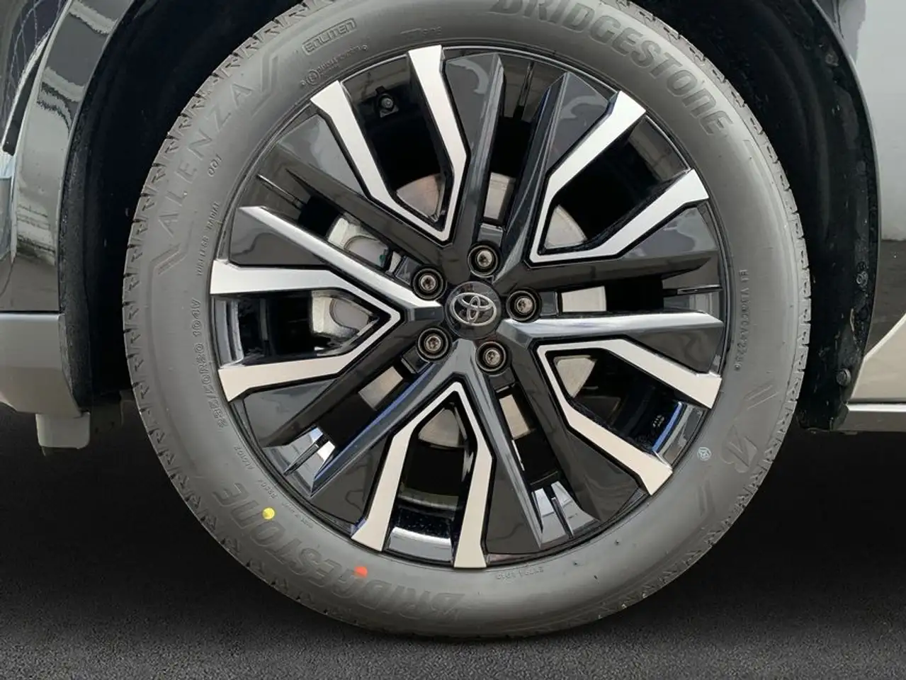 Toyota bZ4X AWD Lounge 252 kW, 5-türig (Strom) 7