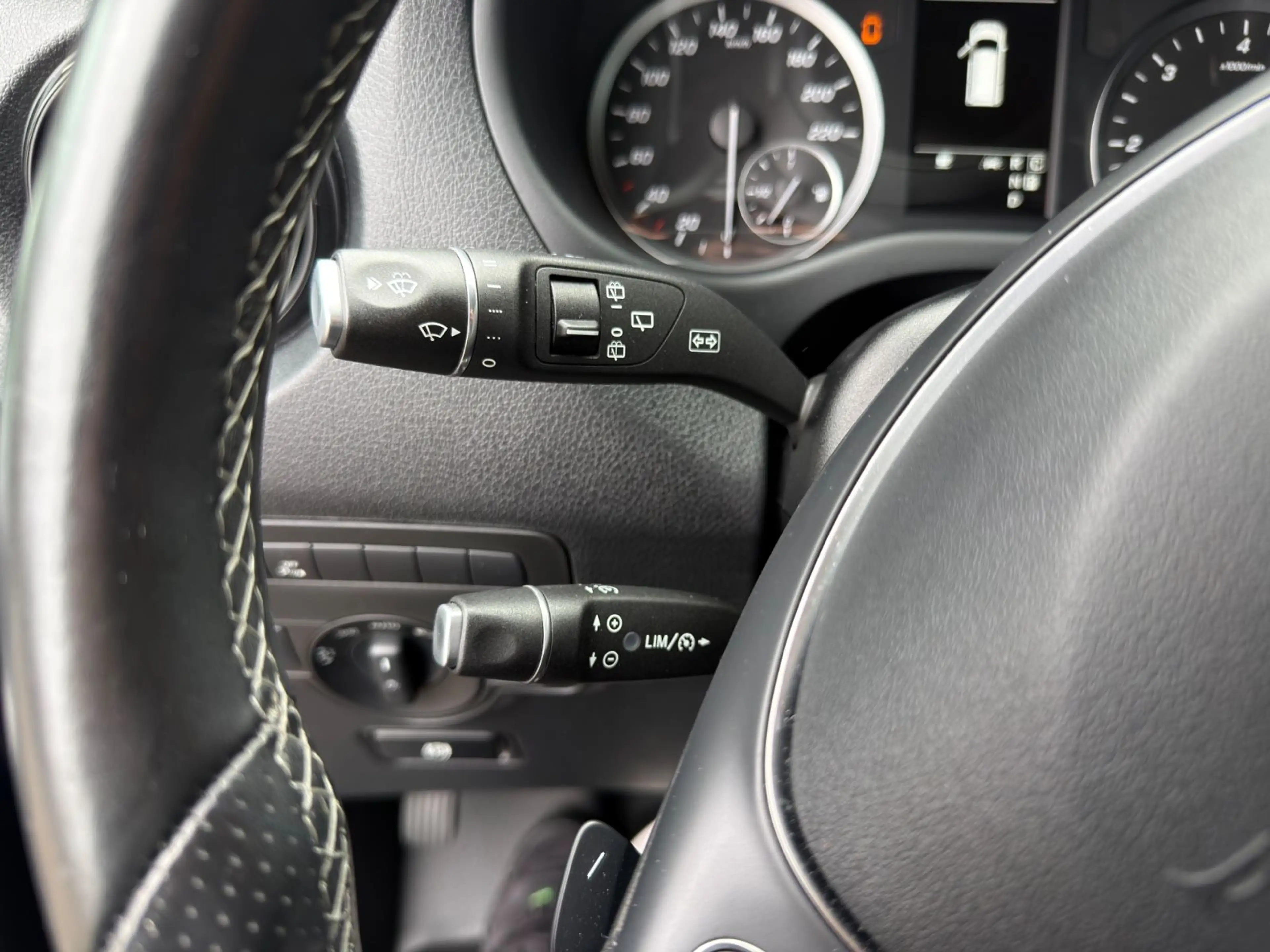 Mercedes-Benz Vito Tourer 116 CDI RWD lang Edition — photo 20