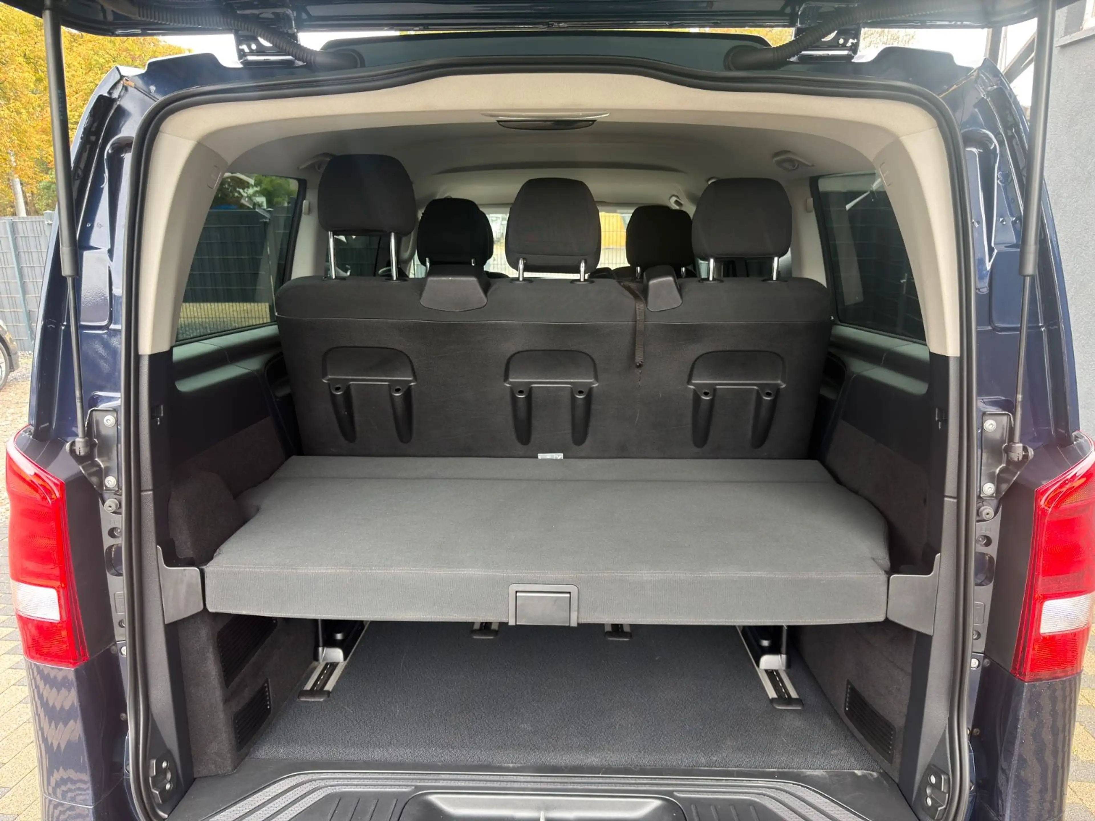 Mercedes-Benz Vito Tourer 116 CDI RWD lang Edition — photo 12