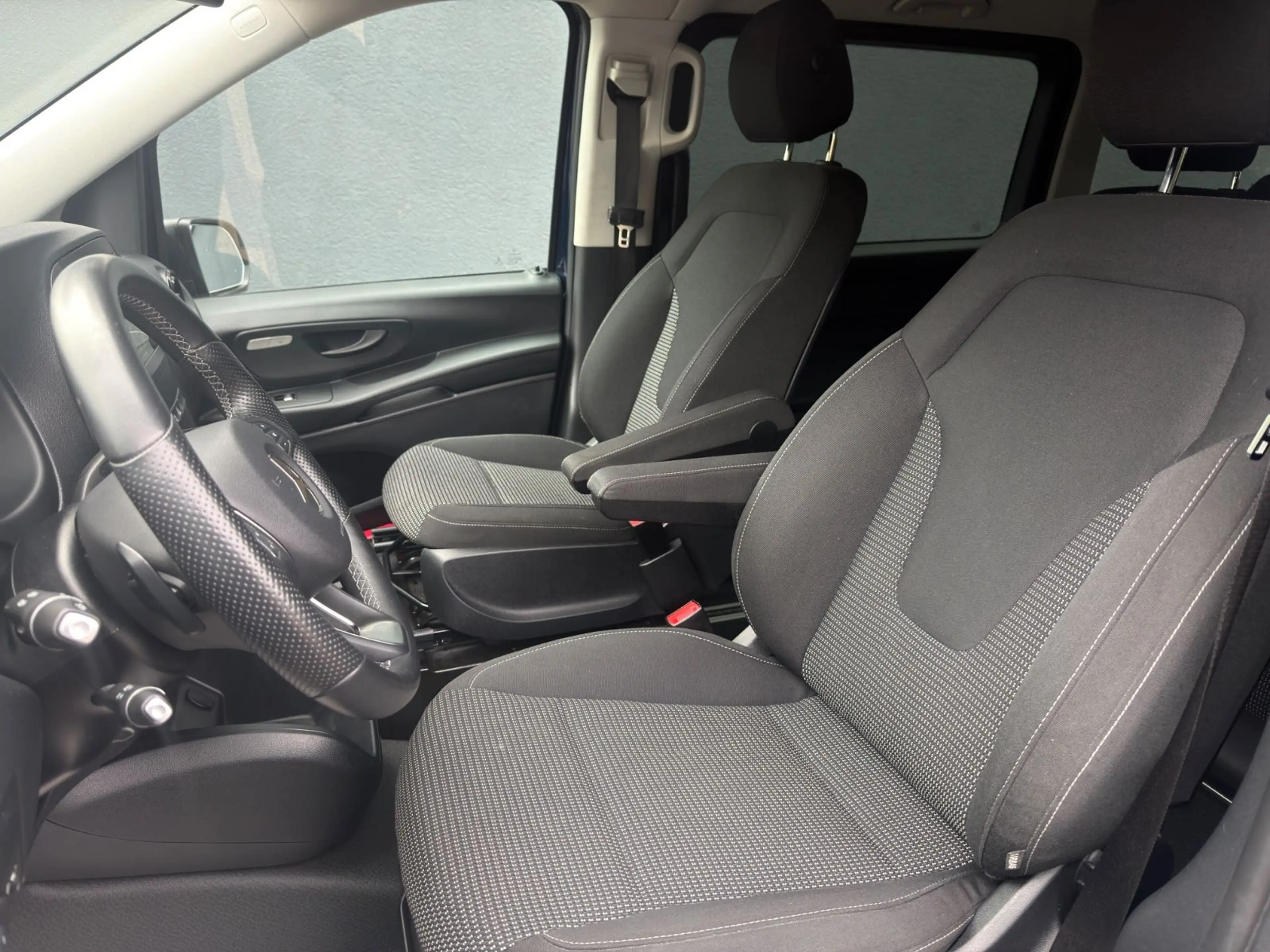 Mercedes-Benz Vito Tourer 116 CDI RWD lang Edition — photo 8