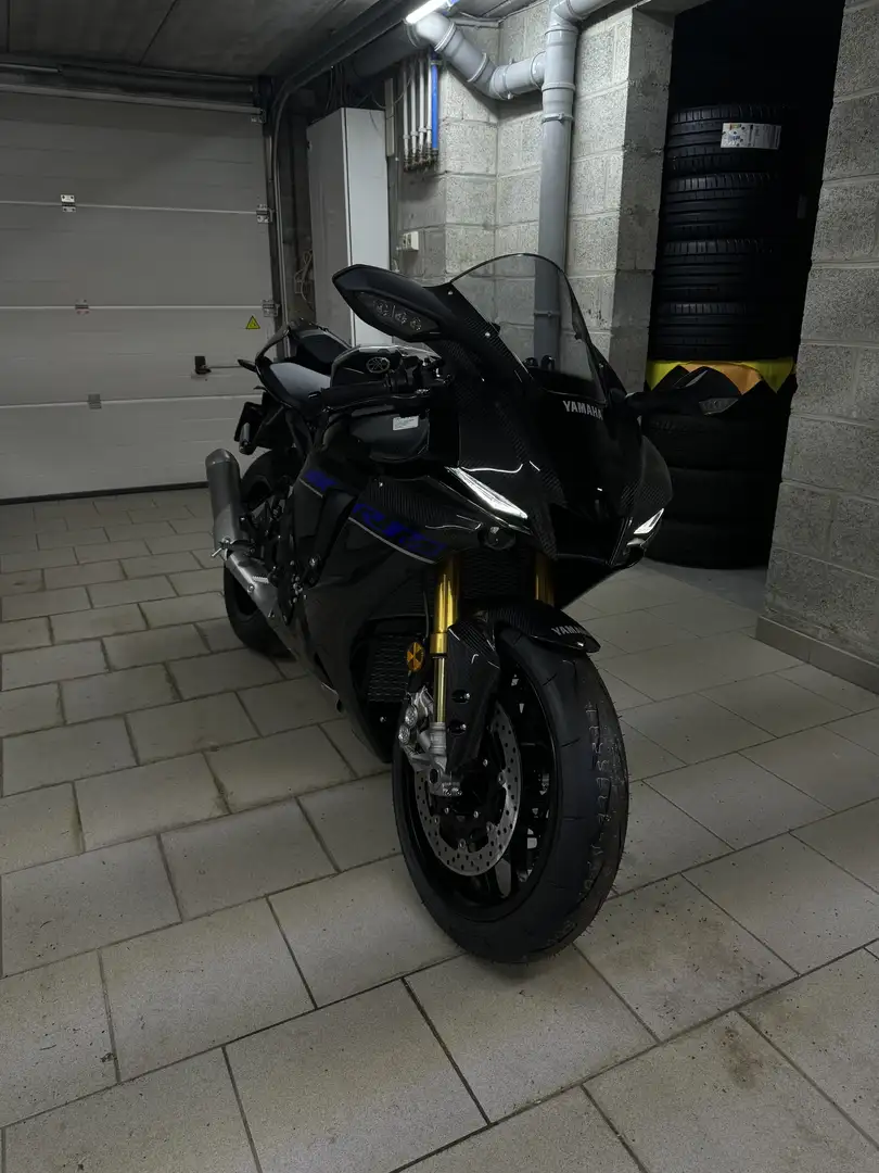 Yamaha YZF-R1 M Noir - 2