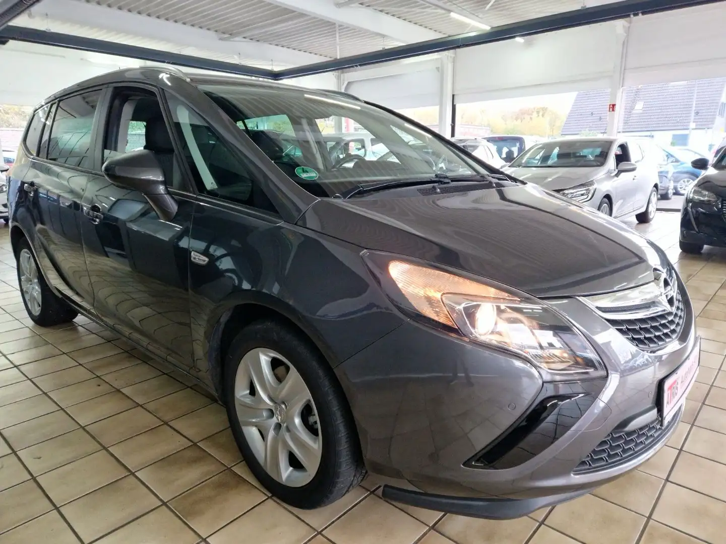 Opel Zafira Tourer Zafira C Tourer Edition Automatik Grau - 2