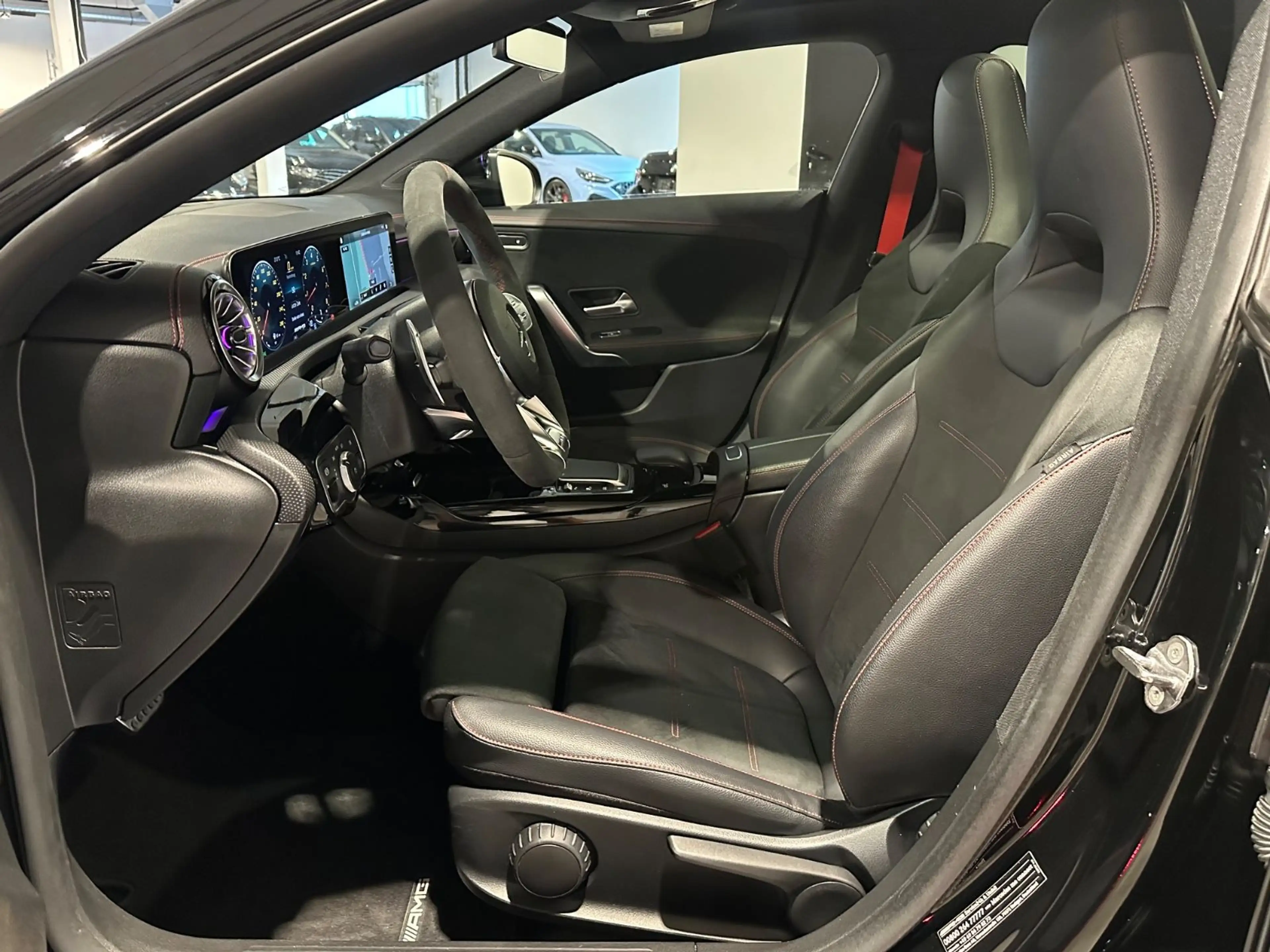 Mercedes-Benz CLA 35 AMG 4Matic *Pano,Night-Paket,Multibeam* — photo 12