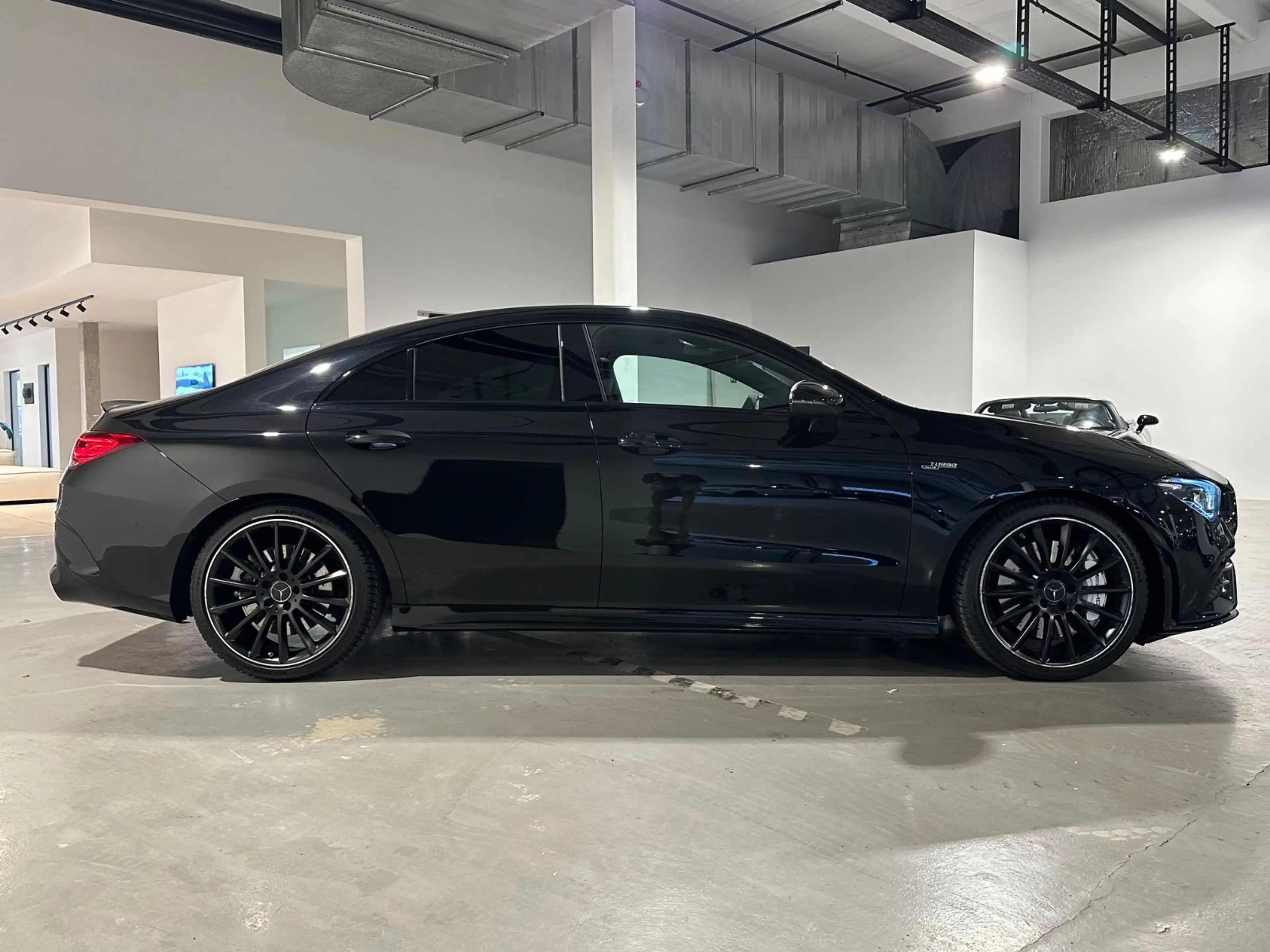Mercedes-Benz CLA 35 AMG 4Matic *Pano,Night-Paket,Multibeam* — photo 5