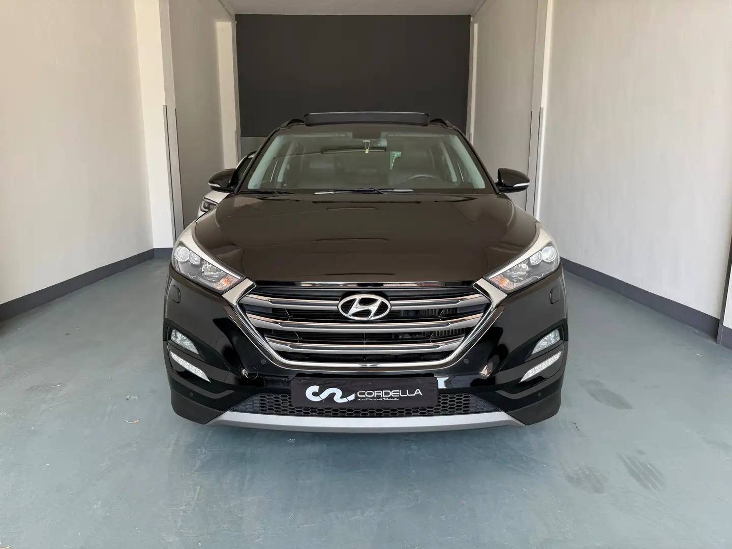 Hyundai TUCSON Tucson II 2015 2.0 crdi Xpossible 4wd 185cv auto Nero - 2