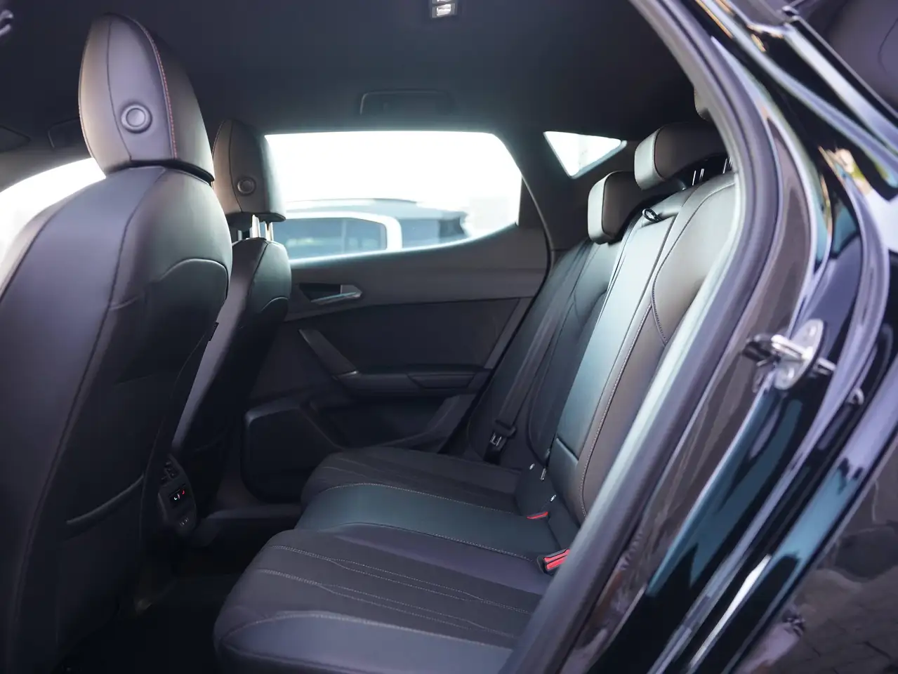 Cupra Leon 1.5 eTSI DSG * KEYLESS / CAMERA / STUURVERWARMING / ZETELVERWARMING / DODEHOEK /, миниатюра 7