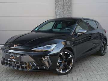 Leon 1.5 eTSI DSG * KEYLESS / CAMERA / STUURVERWARMING / ZETELVERWARMING / DODEHOEK / DRAADLOOS LADEN / CARPLAY *