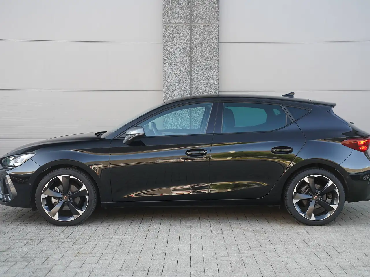 Cupra Leon 1.5 eTSI DSG * KEYLESS / CAMERA / STUURVERWARMING / ZETELVERWARMING / DODEHOEK /, миниатюра 8