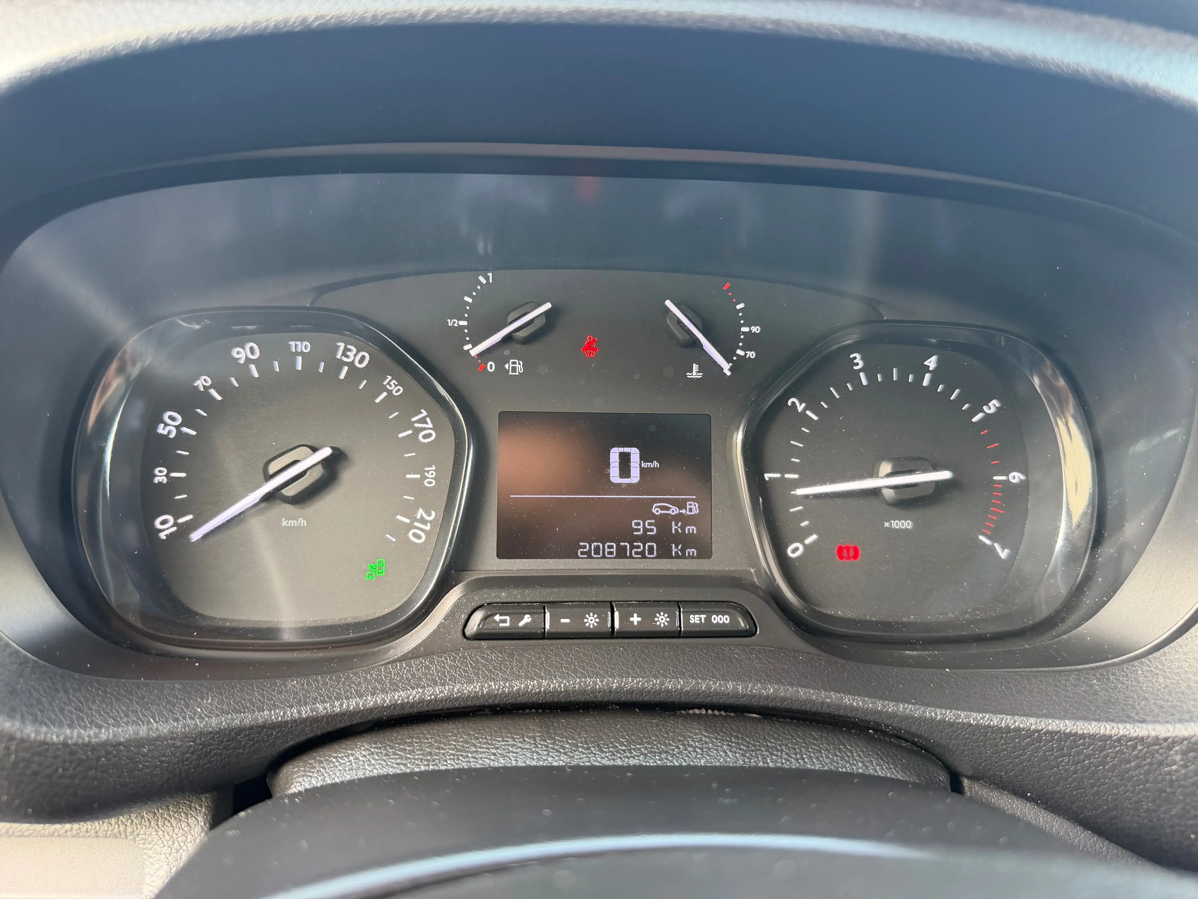 Peugeot Expert 2.0 BlueHDi L1 Compact Premium Pack S — photo 12