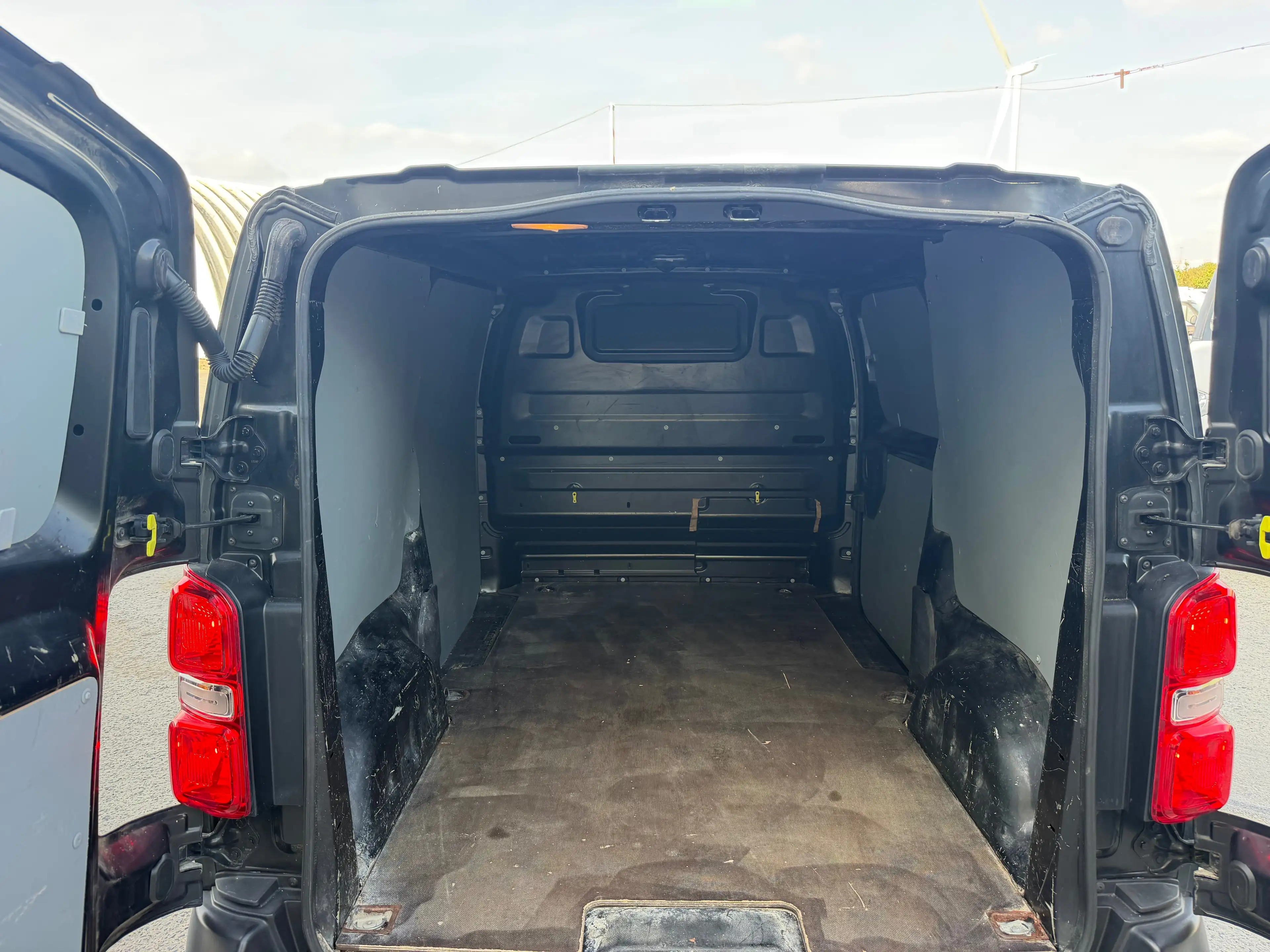 Peugeot Expert 2.0 BlueHDi L1 Compact Premium Pack S — photo 10