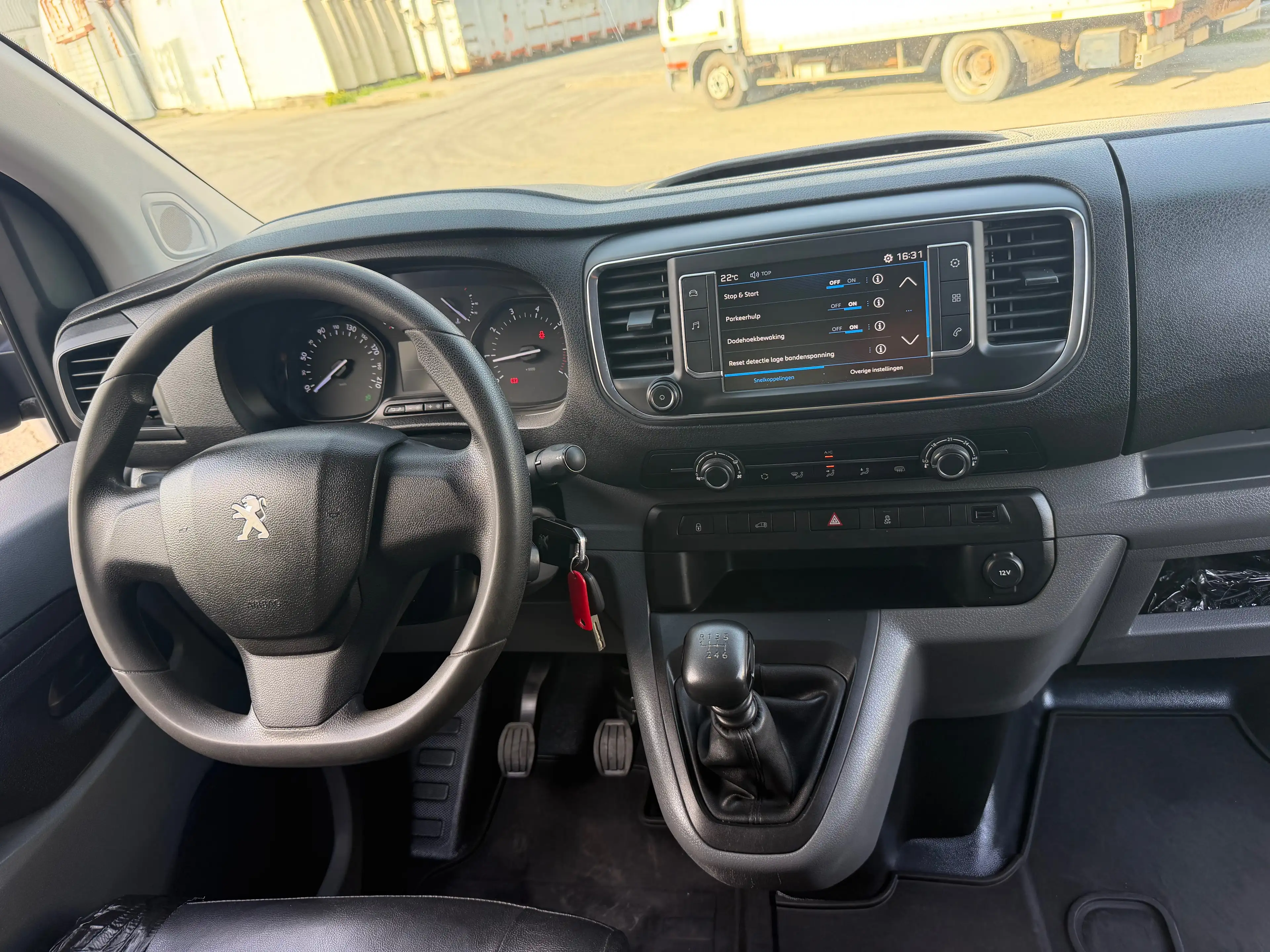 Peugeot Expert 2.0 BlueHDi L1 Compact Premium Pack S — photo 7
