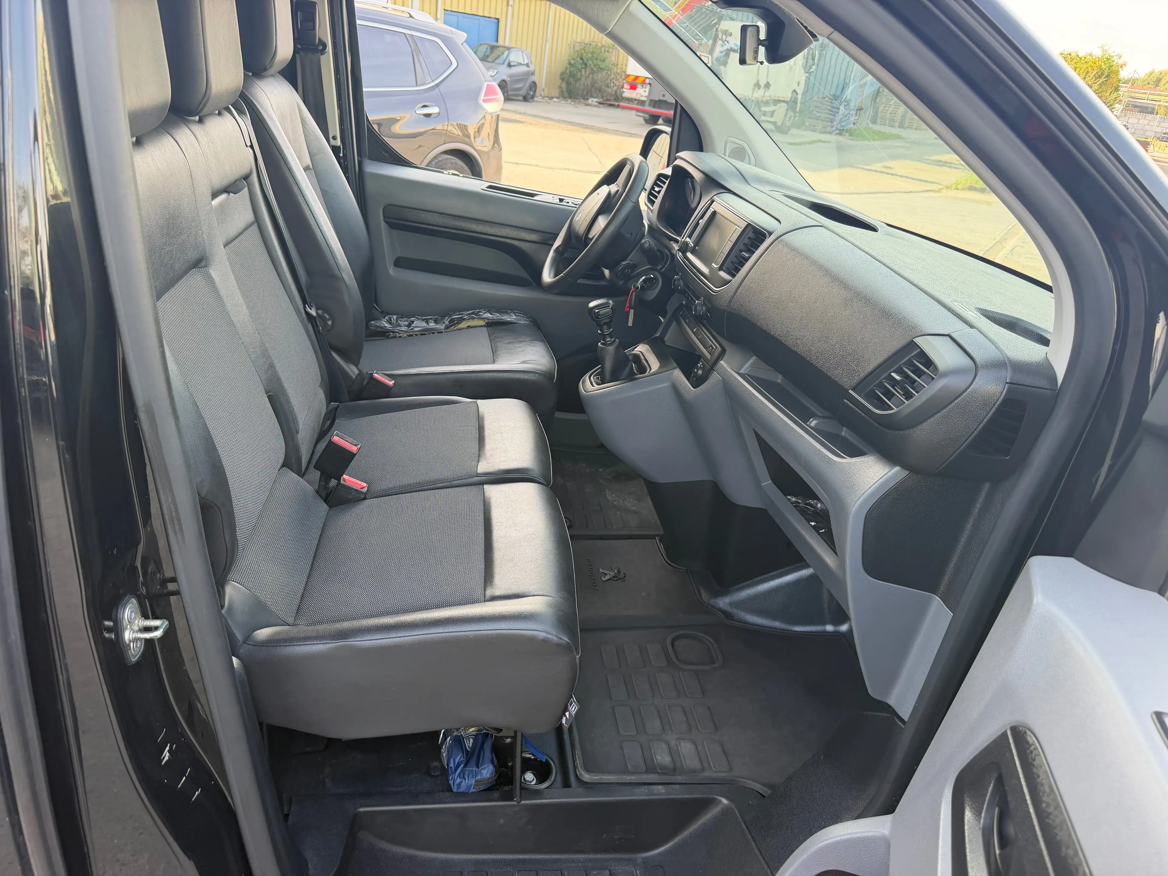 Peugeot Expert 2.0 BlueHDi L1 Compact Premium Pack S — photo 8