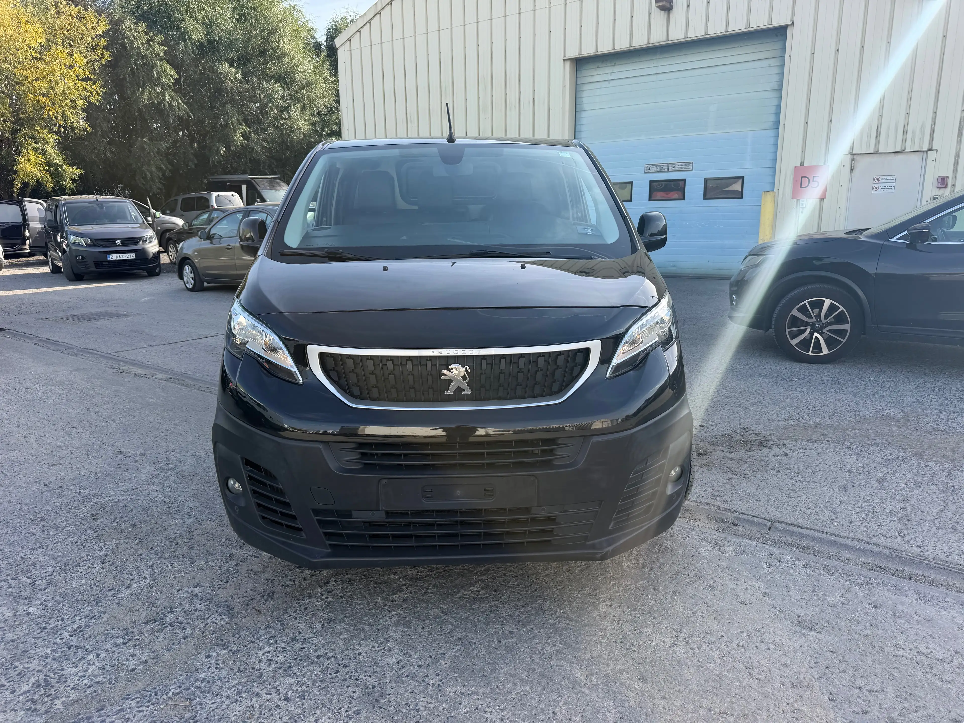 Peugeot Expert 2.0 BlueHDi L1 Compact Premium Pack S — photo 2