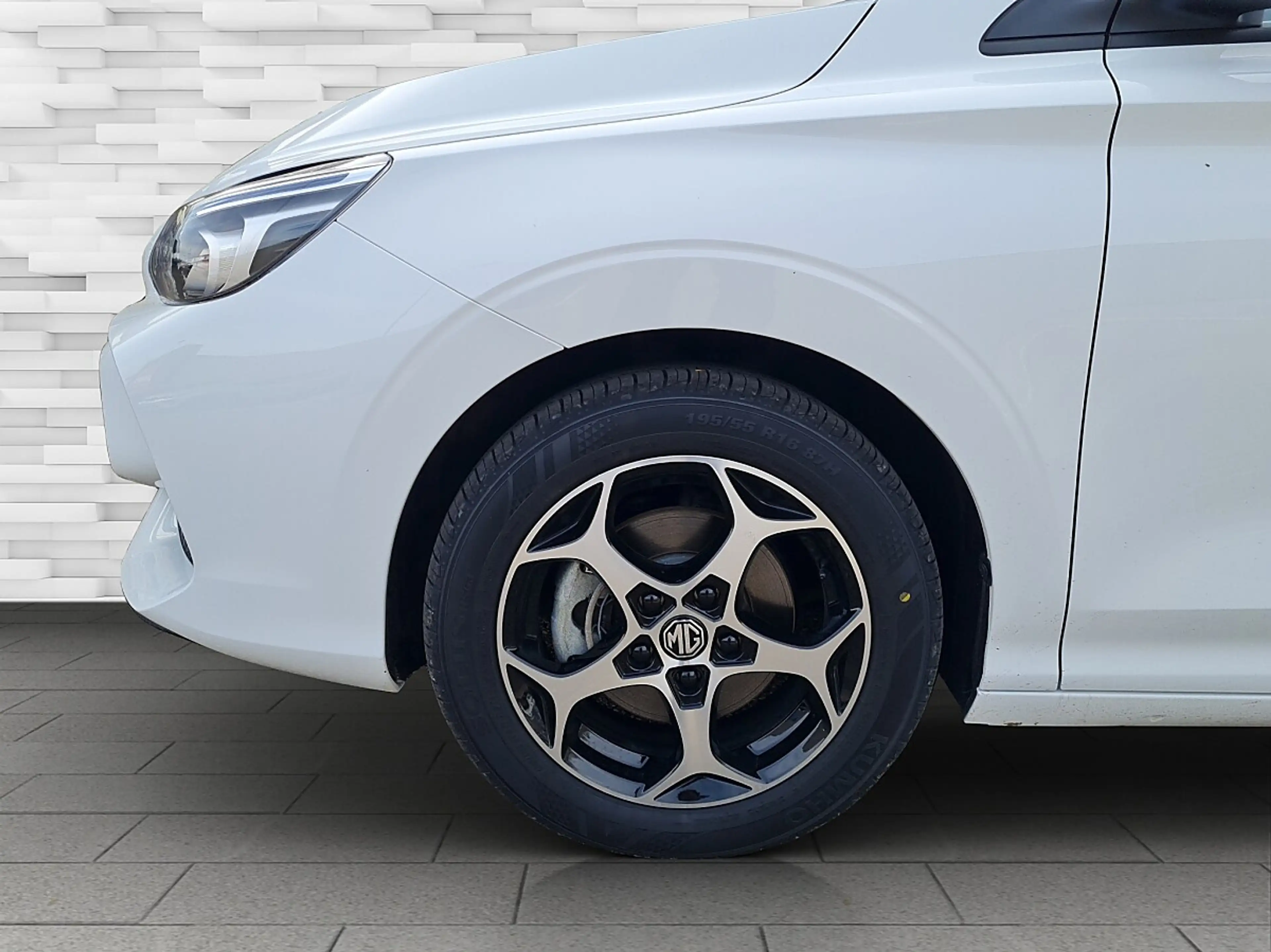 MG MG3 Hybrid+ Luxury — photo 6