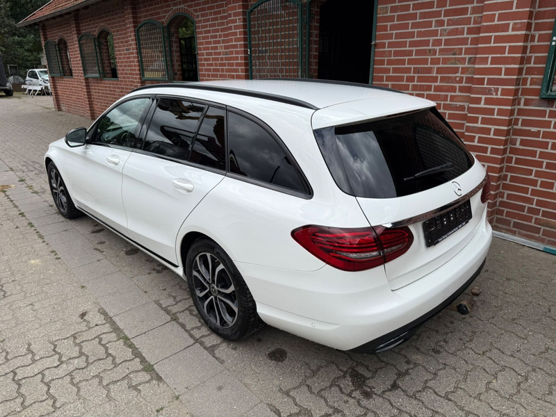 Mercedes-Benz C 220 t d Avantgarde Navi LED Kamera AHK — photo 3