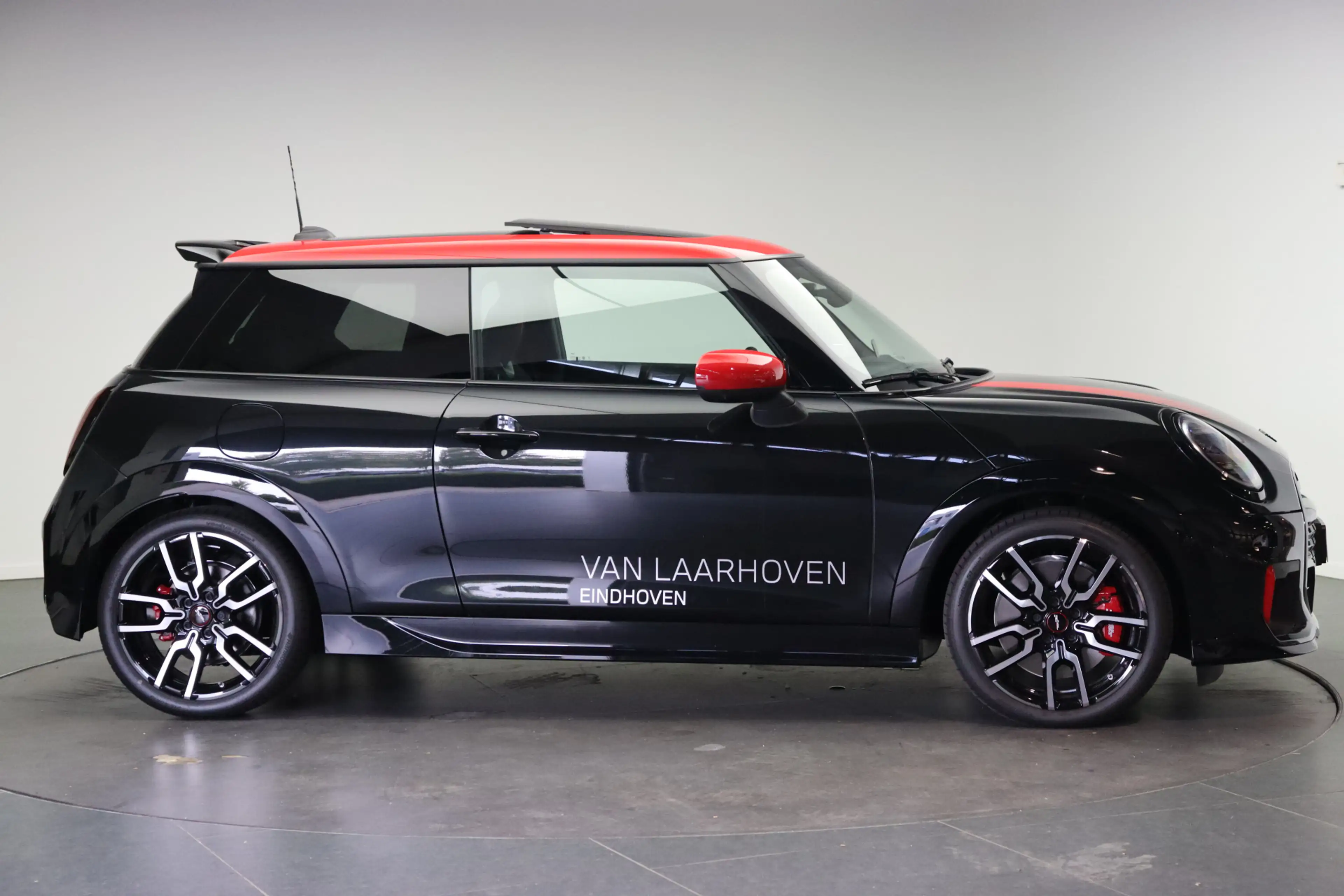 MINI John Cooper Works Hatchback Automaat / Pakket XL / 18" JCW Lap Spoke — photo 4