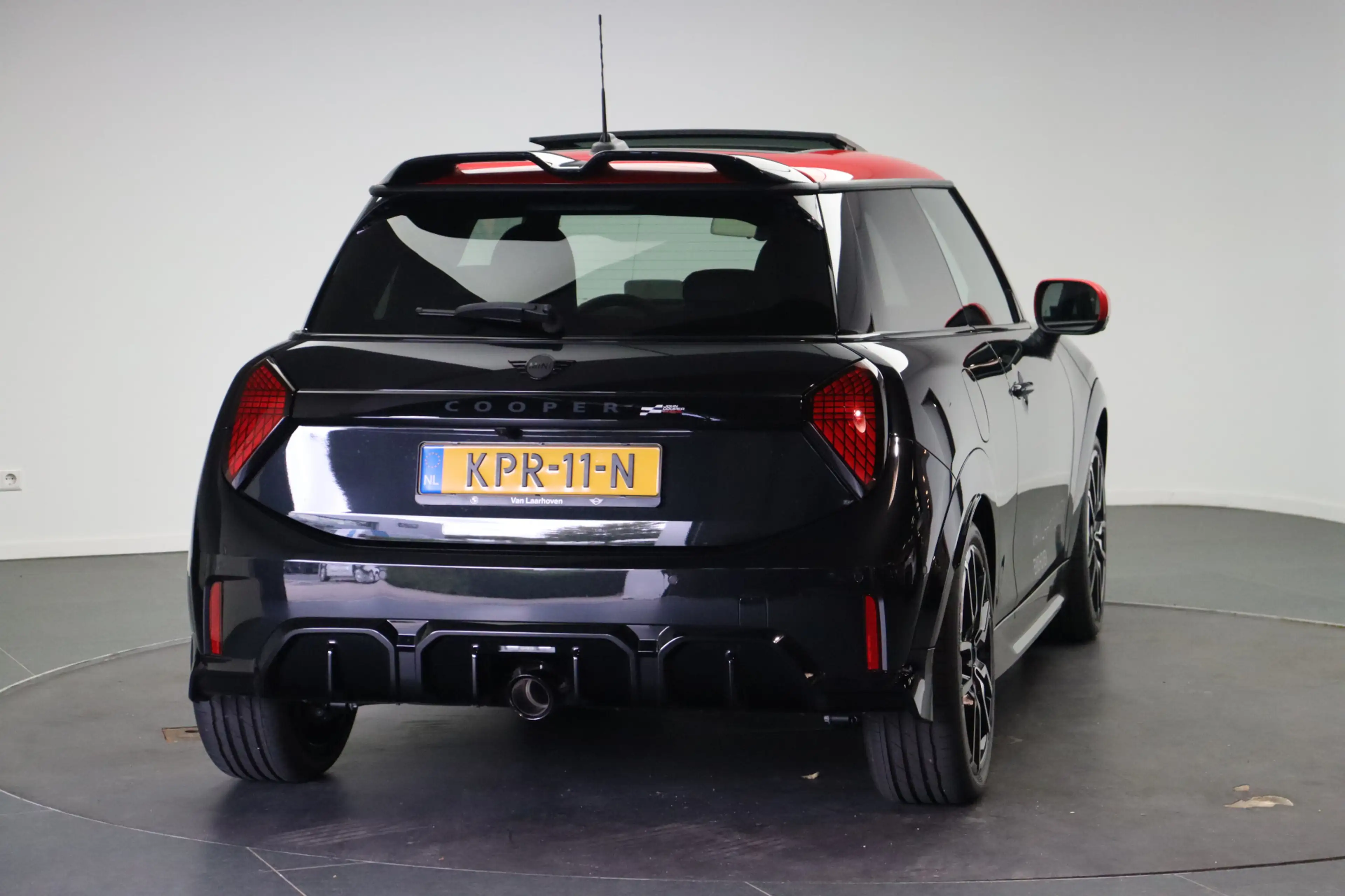 MINI John Cooper Works Hatchback Automaat / Pakket XL / 18" JCW Lap Spoke — photo 3