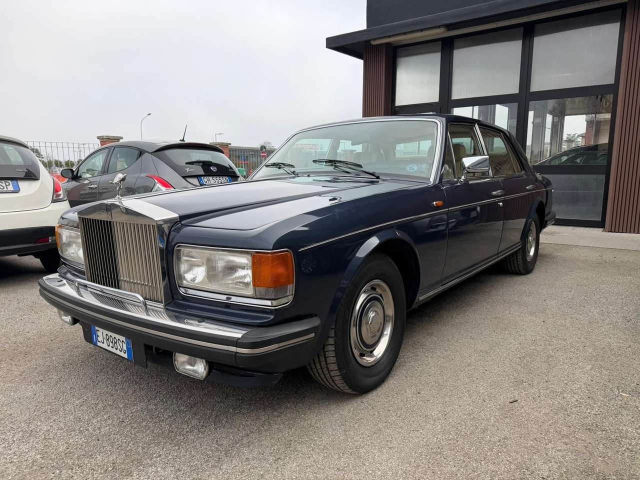 Rolls-Royce Silver Spirit ROLLS-ROYCE Silver Spirit