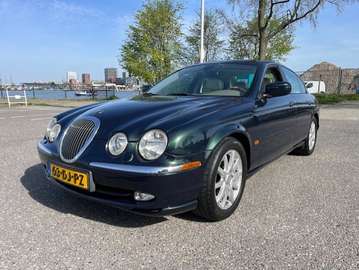 4.0 V8