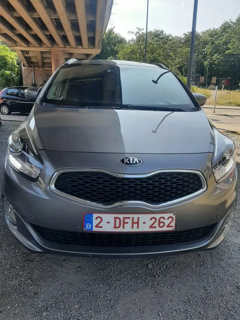 Kia Carens 1.6i Fusion 7 places - 1