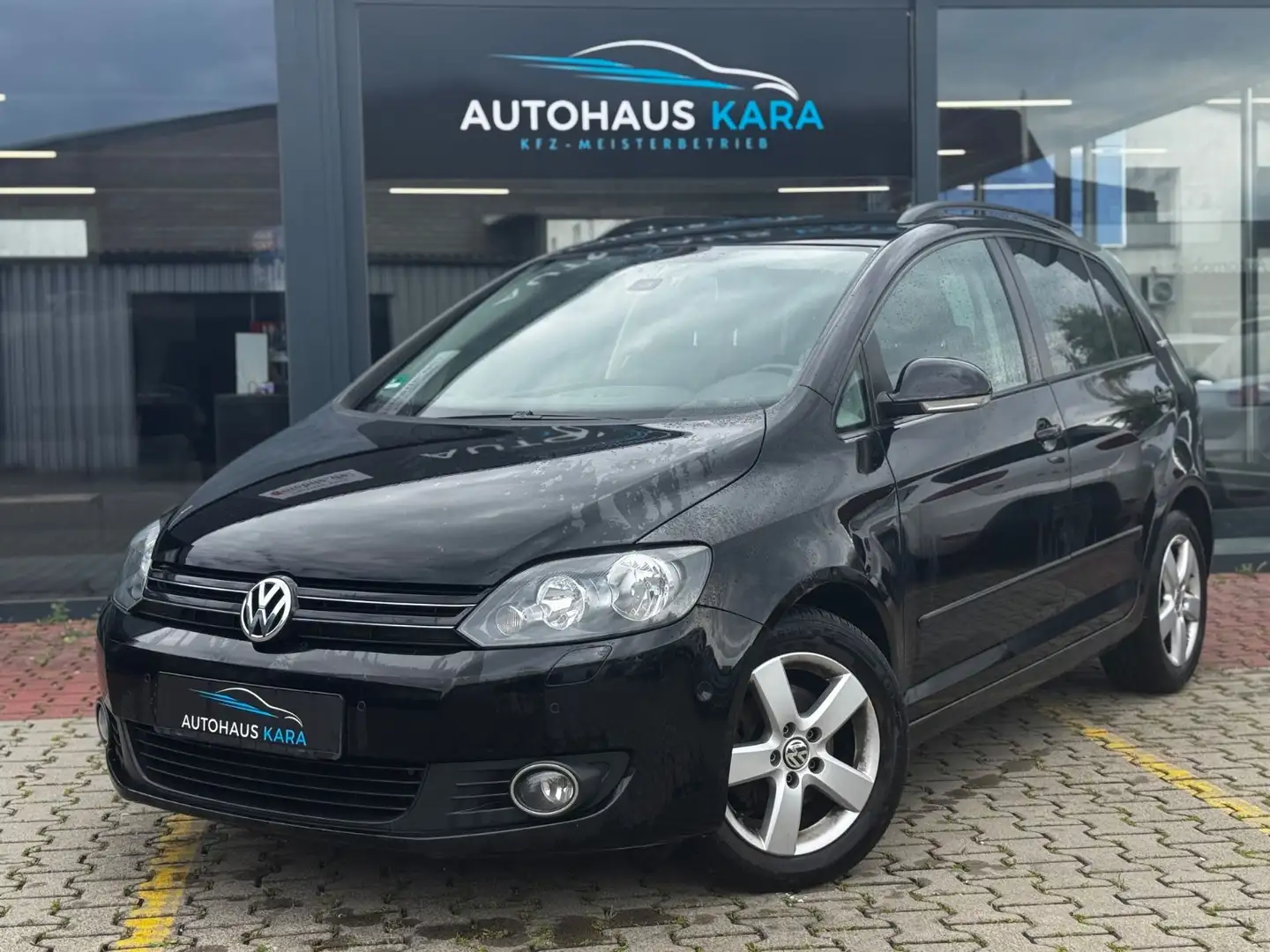Volkswagen Golf Plus VI 2.0 TDI Team BMT Zwart - 1