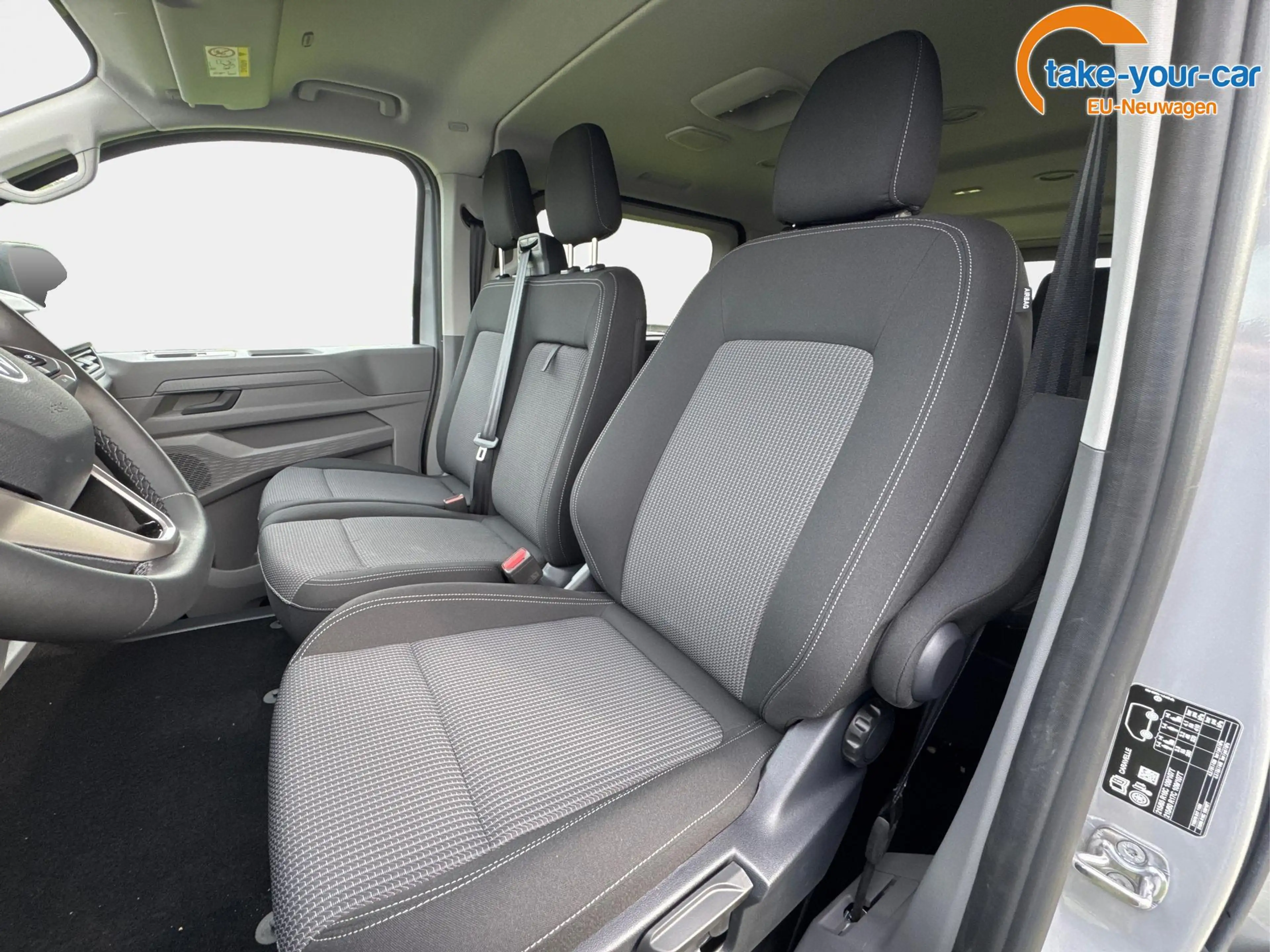 Volkswagen T7 Caravelle KR+SHZ+9-Sitzer+AHK+GJR+KLIMAAUT.+KAMERA+PDC+LE... — photo 13