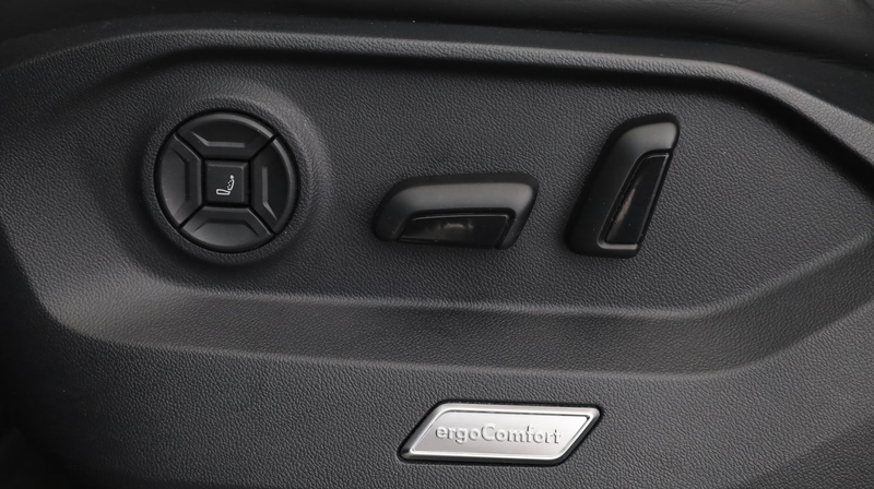 Volkswagen Touareg R eHybrid 4MOTION — photo 11