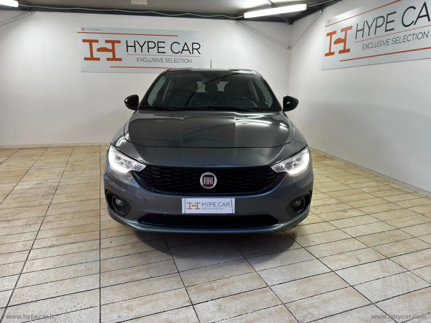 Fiat Tipo 1.6 Mjt S&S 5p. S-Design Gris - 2