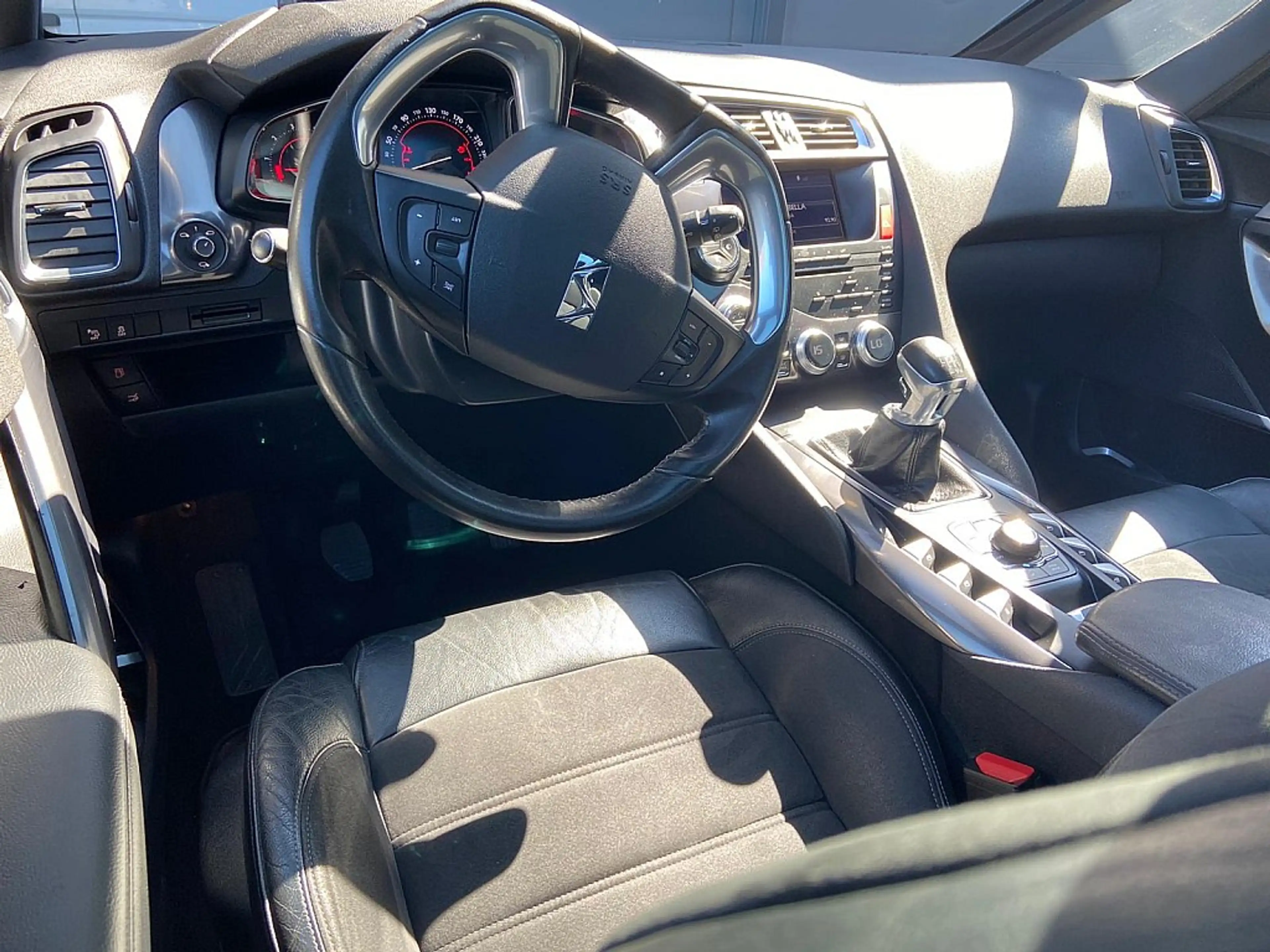 DS Automobiles DS 5 DS5 BlueHDi 165 S&S So Chic *Leder*Navi*Bluetooth* — photo 11
