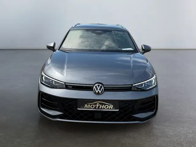 Volkswagen Passat view 6