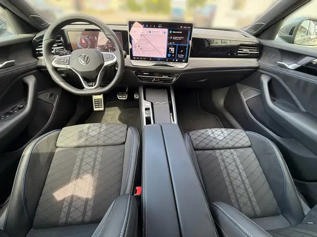 Volkswagen Passat view 8