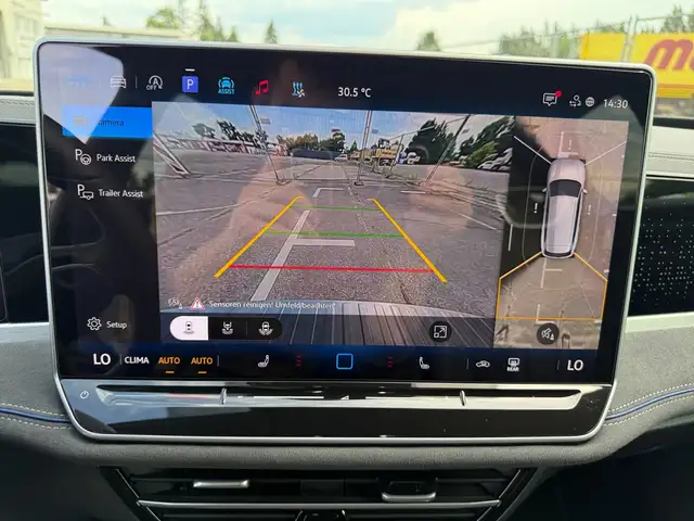 Volkswagen Passat view 13