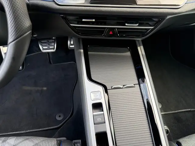 Volkswagen Passat view 9