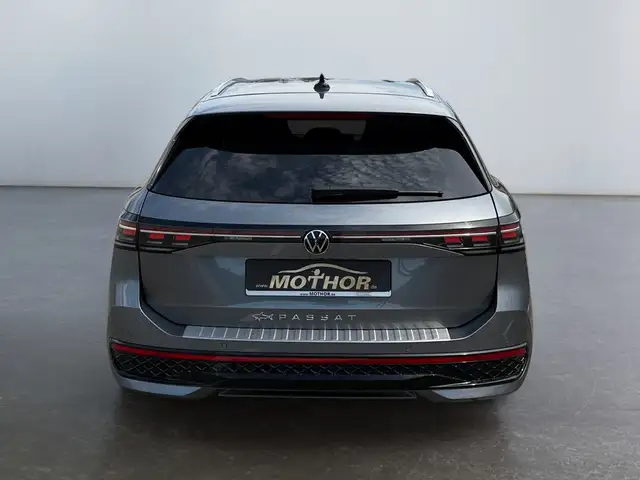 Volkswagen Passat view 5