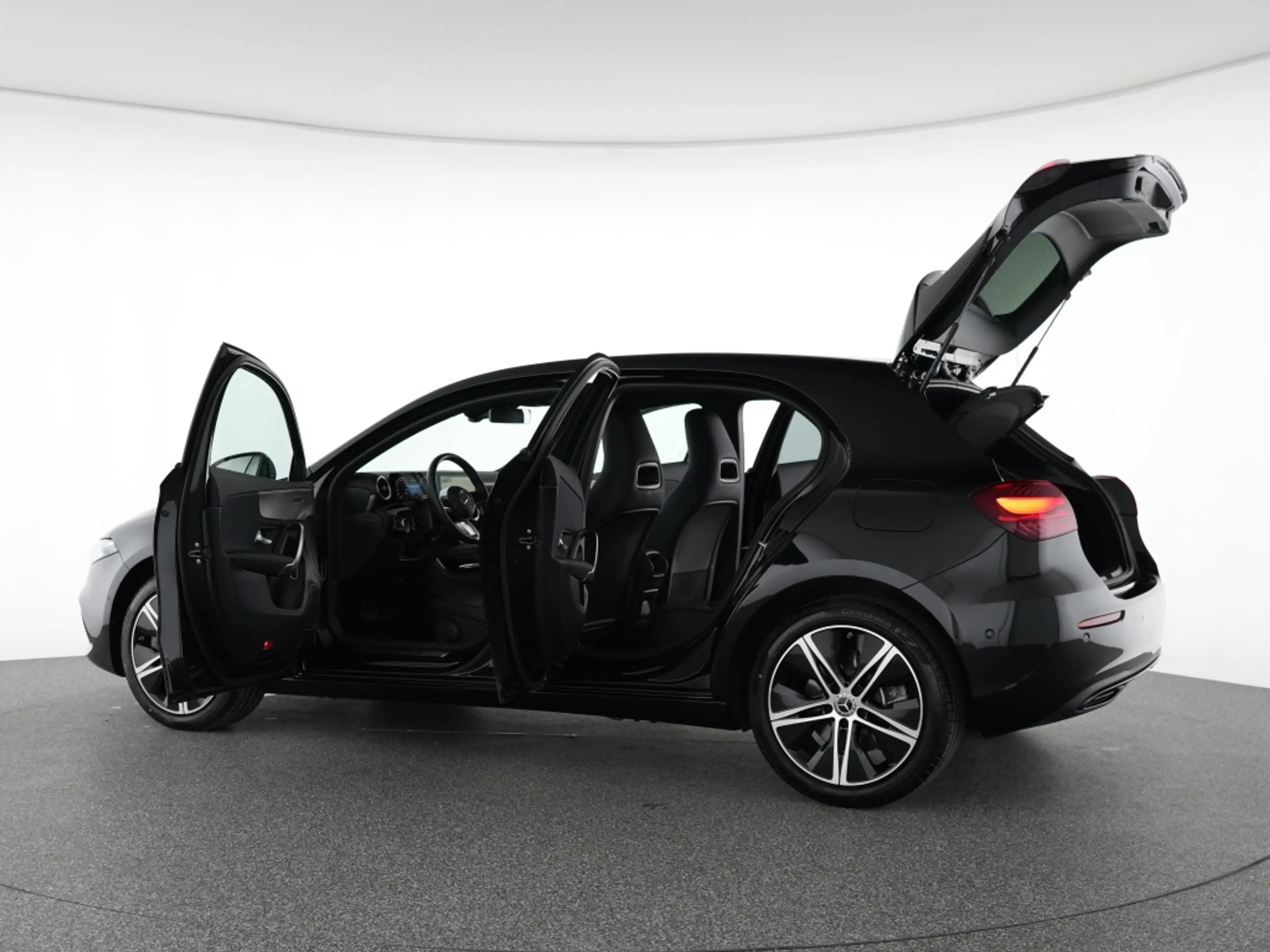 Mercedes-Benz A 250 e Progressive Night LED Kamera Automatik Nav — photo 14