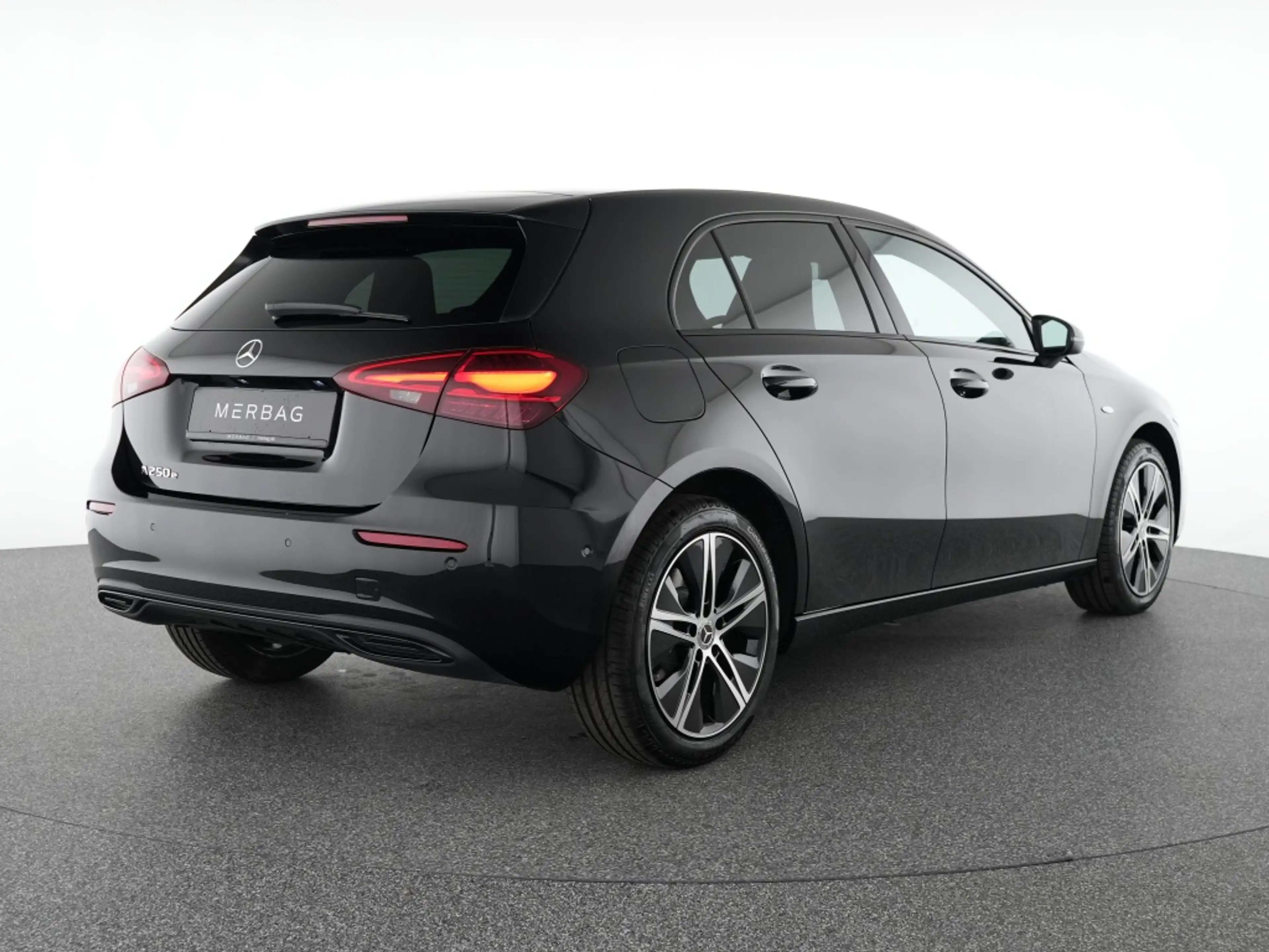 Mercedes-Benz A 250 e Progressive Night LED Kamera Automatik Nav — photo 3